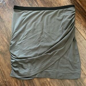 Theory pull on skirt size M